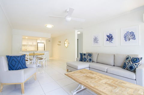The White House Port Douglas - Accommodation VIC 5