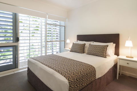 The White House Port Douglas - Accommodation VIC 6