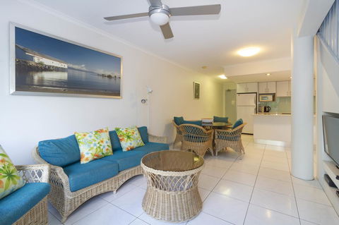 The White House Port Douglas - Accommodation VIC 24