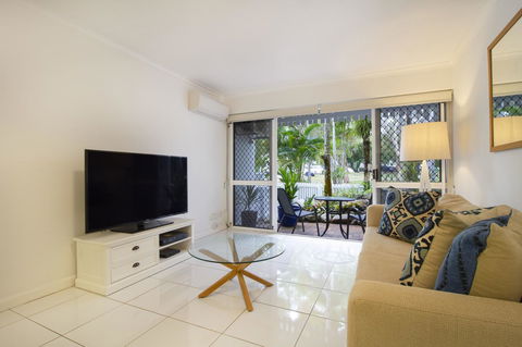 The White House Port Douglas - Accommodation VIC 16