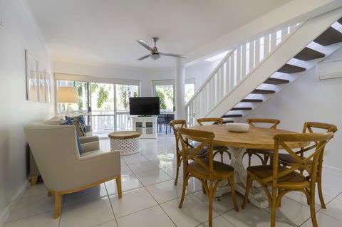 The White House Port Douglas - Accommodation VIC 7