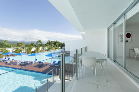 Pool Resort Port Douglas - Accommodation VIC 26