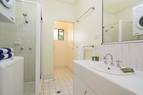 The Port Douglas Queenslander - Accommodation VIC 12