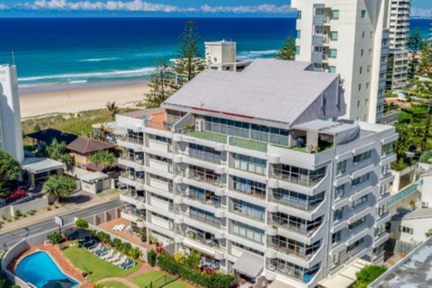 Surfers Chalet - Accommodation VIC 9