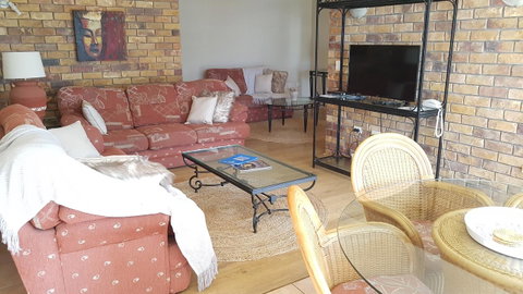 Surfers Chalet - Accommodation VIC 24