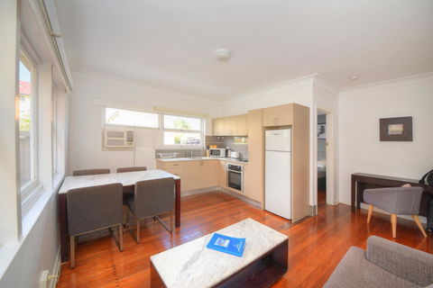 Backpackers In Paradise 18-35 Hostel - Accommodation VIC 11