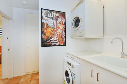 [ ANDY'S BEACH HOUSE ] - Accommodation VIC 30