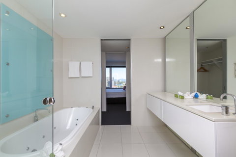 Q1 Resort & Spa - Official - Accommodation VIC 1