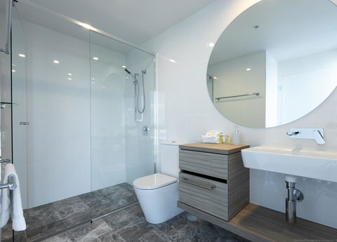 Qube Broadbeach - Accommodation VIC 5