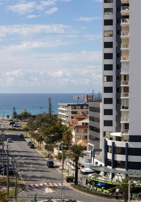 Qube Broadbeach - Accommodation VIC 8
