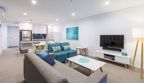 Boardwalk Burleigh Beach - Official - Accommodation VIC 17