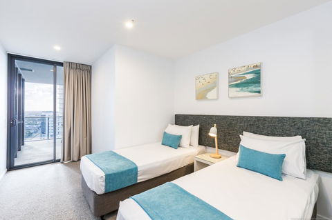 Boardwalk Burleigh Beach - Official - Accommodation VIC 10
