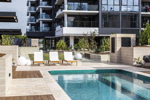 Boardwalk Burleigh Beach - Official - Accommodation VIC 3