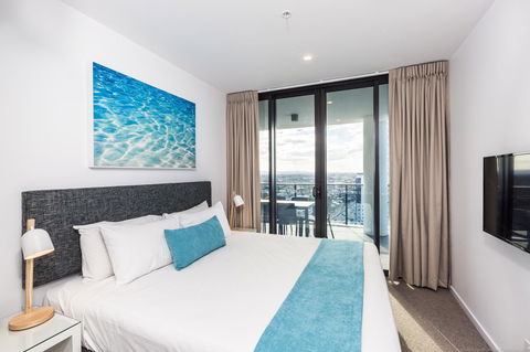 Boardwalk Burleigh Beach - Official - Accommodation VIC 13
