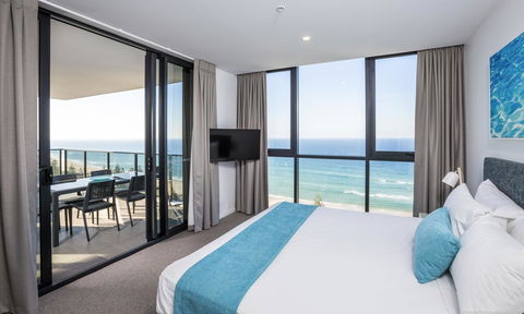 Boardwalk Burleigh Beach - Official - Accommodation VIC 4