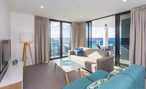 Boardwalk Burleigh Beach - Official - Accommodation VIC 1