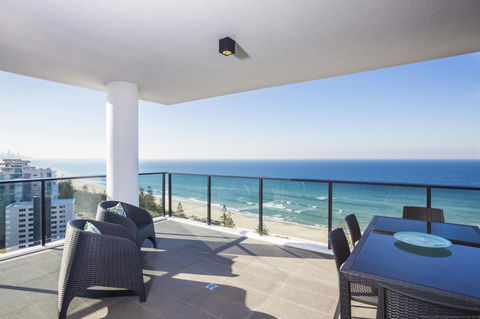 Boardwalk Burleigh Beach - Official - Accommodation VIC 2