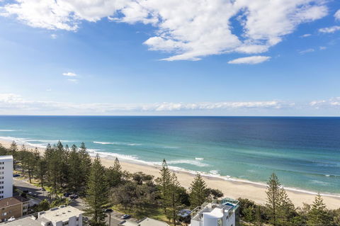 Boardwalk Burleigh Beach - Official - Accommodation VIC 14