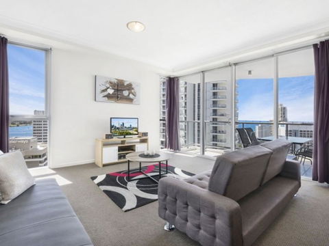 Beach Stay - Ocean & Riverview Resort Chevron Renaissance Central Surfers Paradise - Accommodation VIC 3