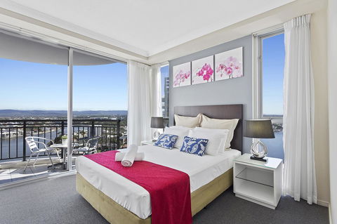 Beach Stay - Ocean & Riverview Resort Chevron Renaissance Central Surfers Paradise - Accommodation VIC 8