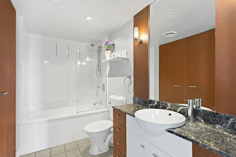 Beach Stay - Ocean & Riverview Resort Chevron Renaissance Central Surfers Paradise - Accommodation VIC 6