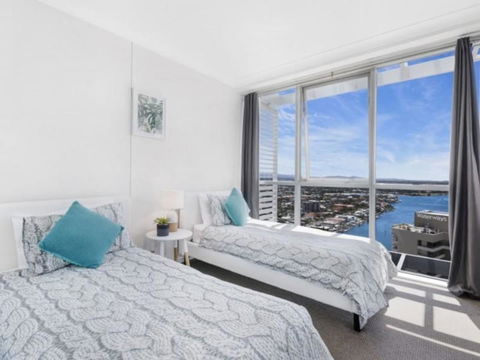 Beach Stay - Ocean & Riverview Resort Chevron Renaissance Central Surfers Paradise - Accommodation VIC 2