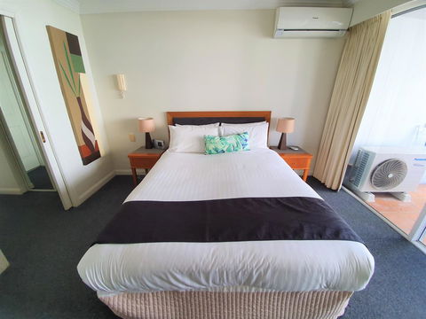 Broadbeach Holiday Apartments - Accommodation VIC 28