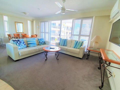 Broadbeach Holiday Apartments - Accommodation VIC 17