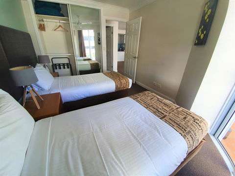 Broadbeach Holiday Apartments - Accommodation VIC 6