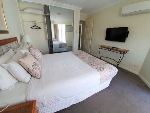 Broadbeach Holiday Apartments - Accommodation VIC 13