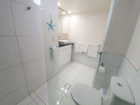 Broadbeach Holiday Apartments - Accommodation VIC 8