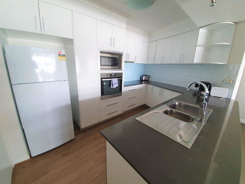 Broadbeach Holiday Apartments - Accommodation VIC 10
