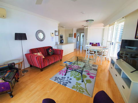 Broadbeach Holiday Apartments - Accommodation VIC 22