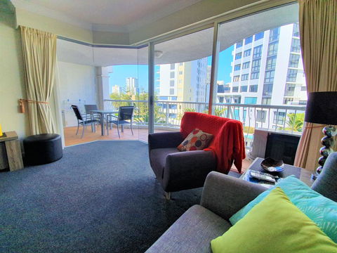 Broadbeach Holiday Apartments - Accommodation VIC 3