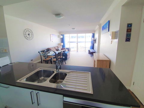 Broadbeach Holiday Apartments - Accommodation VIC 11