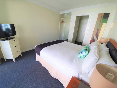 Broadbeach Holiday Apartments - Accommodation VIC 27