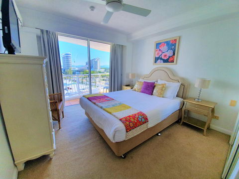 Broadbeach Holiday Apartments - Accommodation VIC 20