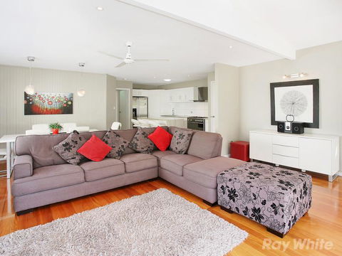 Beach House On Tradewinds Avenue - Accommodation VIC 3