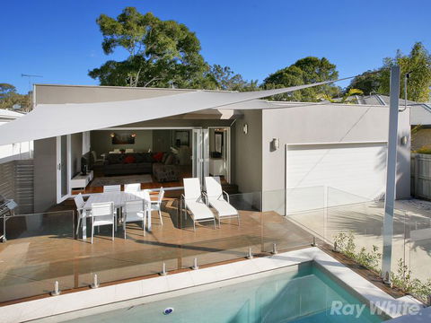 Beach House On Tradewinds Avenue - Accommodation VIC 1