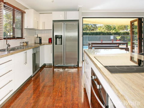 Beach House On Jones Parade, Central Coolum Beach - Accommodation VIC 5