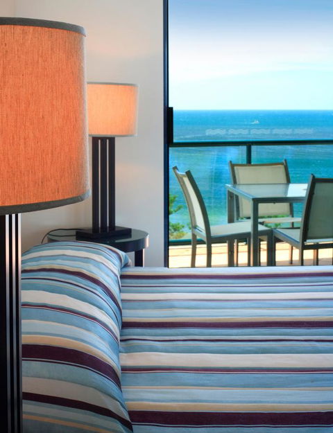 Peninsular Beachfront Resort - Accommodation VIC 37