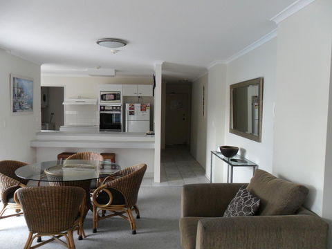 Grosvenor Beachfront Apartments Surfers Paradise - Accommodation VIC 5