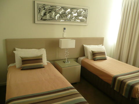 Grosvenor Beachfront Apartments Surfers Paradise - Accommodation VIC 20
