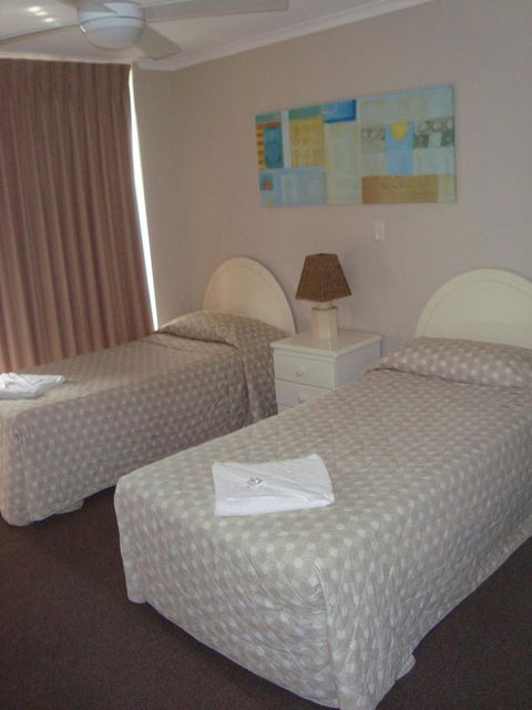 Grosvenor Beachfront Apartments Surfers Paradise - Accommodation VIC 18