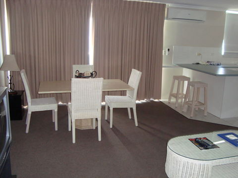 Grosvenor Beachfront Apartments Surfers Paradise - Accommodation VIC 26