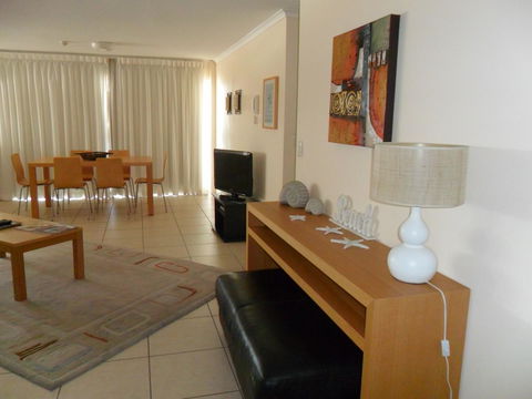 Grosvenor Beachfront Apartments Surfers Paradise - Accommodation VIC 10