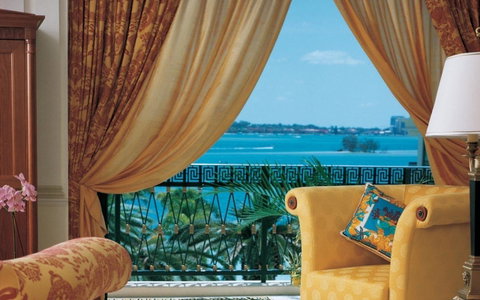 Imperial Hotel Gold Coast - Accommodation VIC 33