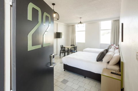 Nightcap At Emerald Star Hotel - Accommodation VIC 26