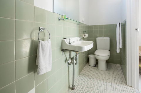 Nightcap At Emerald Star Hotel - Accommodation VIC 38