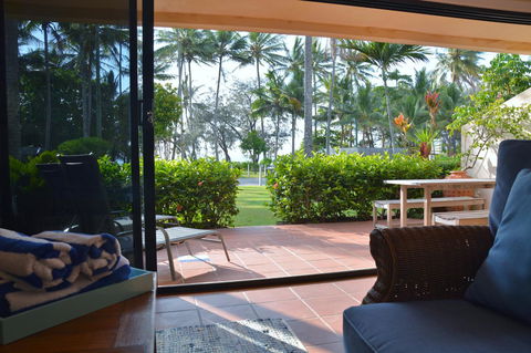 Number 2 On The Beach | Beautiful Beachfront Villa - Accommodation VIC 1